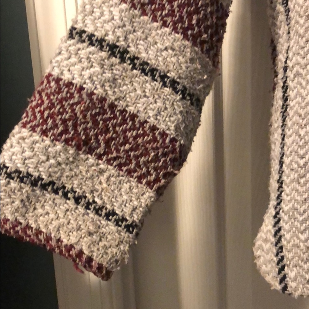 Shrug Rug pull-over, size Medium - Picture 2 of 3